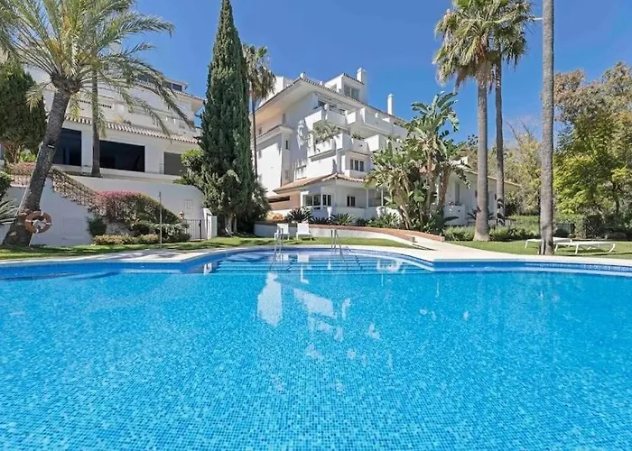 Exclusive Duplex Penthouse Sea Views In Marbella Golden Mile
