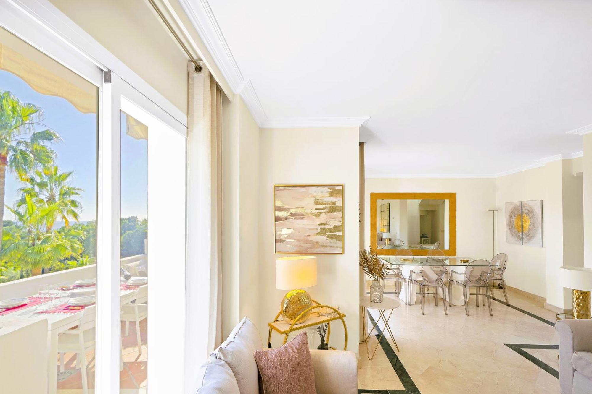 Exclusive Duplex Penthouse Sea Views In Marbella Golden Mile *