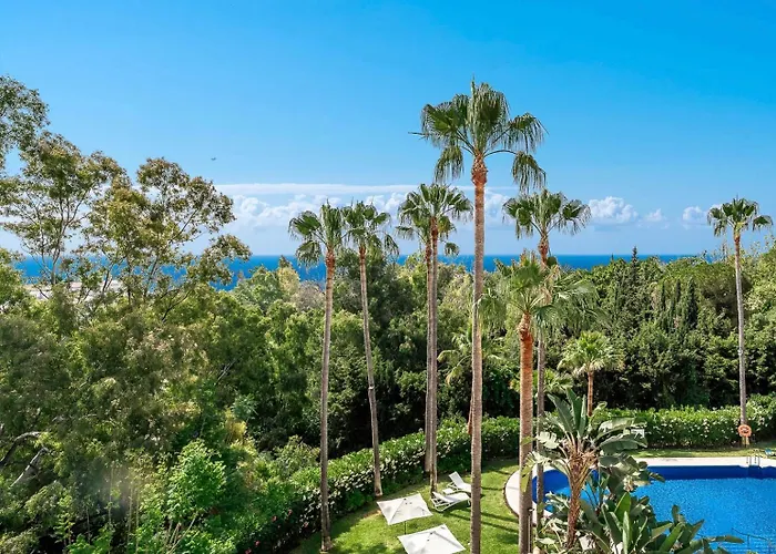 Luxury Penthouse With Sea Views In Marbella Golden Mile, Puente Romano Area