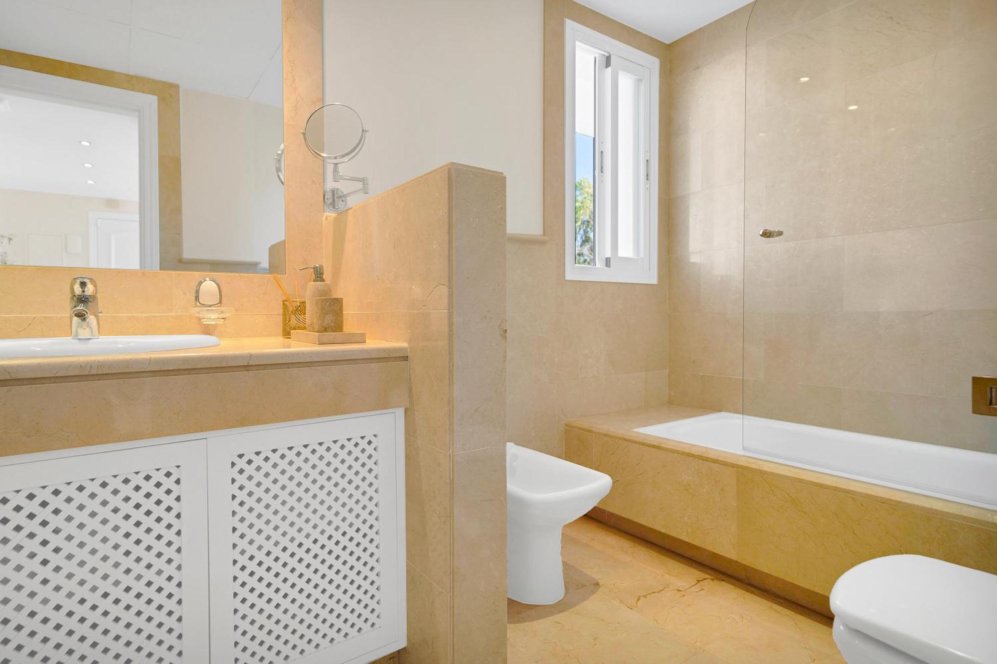 Exclusive Duplex Penthouse Sea Views In Marbella Golden Mile